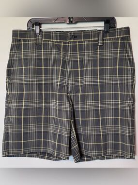 IZOD Men’s Plaid Golf Shorts Black Gray Green Size 36